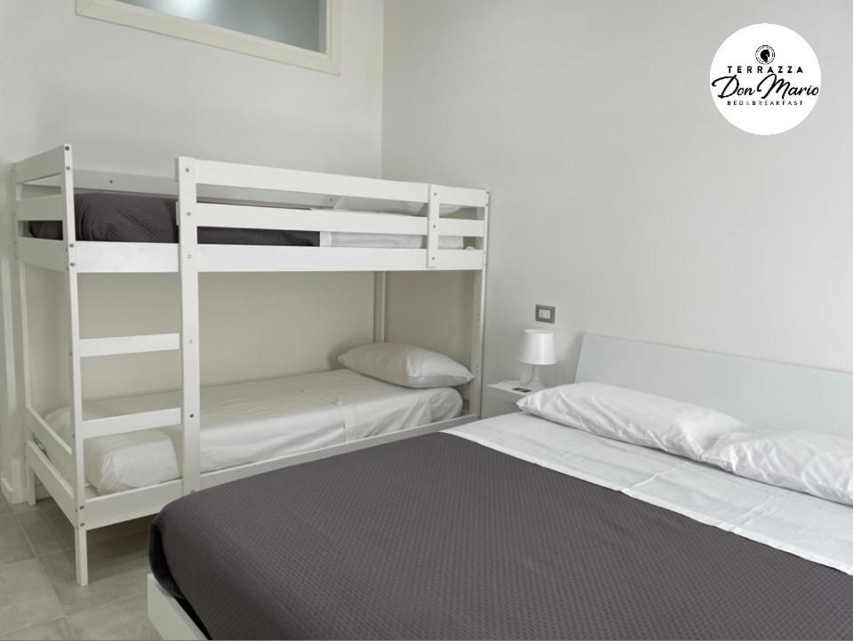 Terrazza Don Mario Bed&Breakfast ปอซซุออลี ภายนอก รูปภาพ
