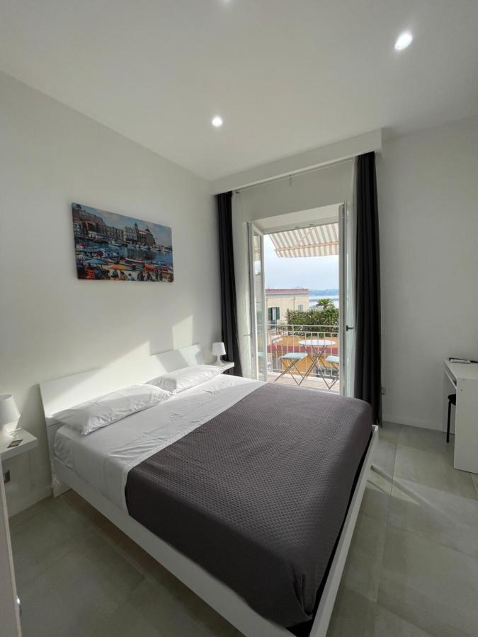 Terrazza Don Mario Bed&Breakfast ปอซซุออลี ภายนอก รูปภาพ