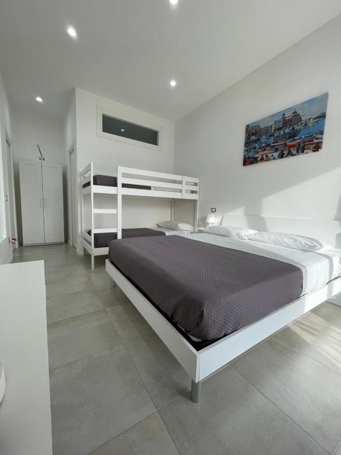Terrazza Don Mario Bed&Breakfast ปอซซุออลี ภายนอก รูปภาพ